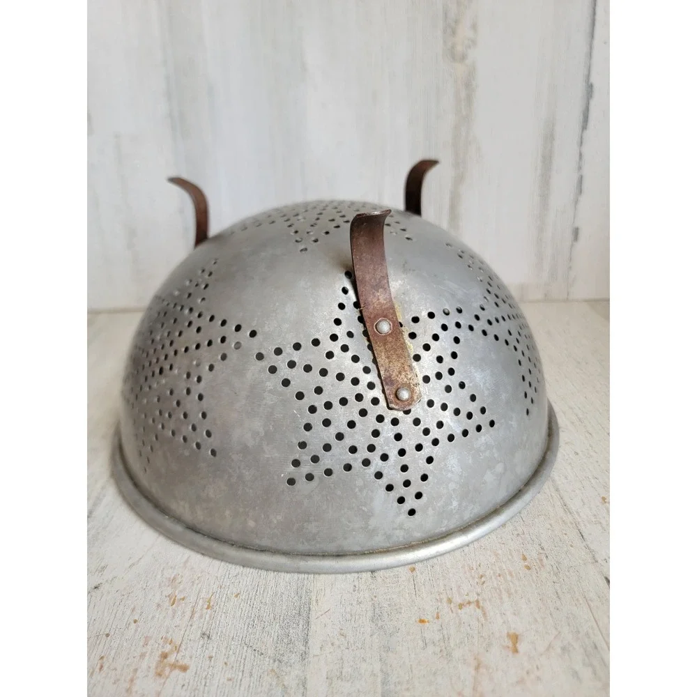 Vintage aluminum colander star pattern metal kitchen footed accessory home